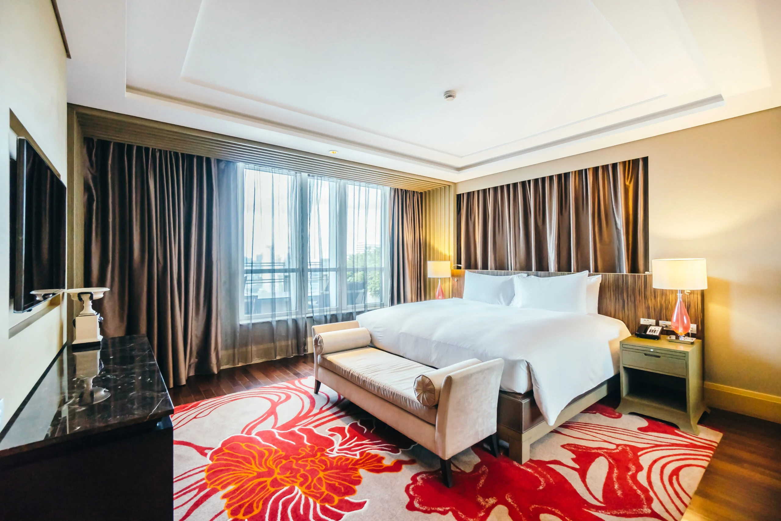 luxury hotel rooms and serviced apartments in Bangalore with modern amenities